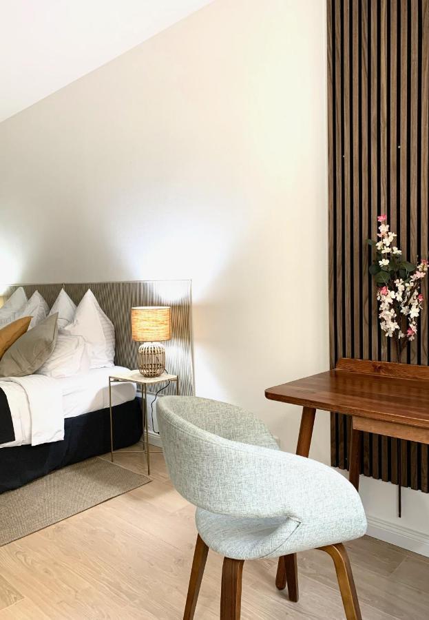 Cosy, Spacious, And Appartement *